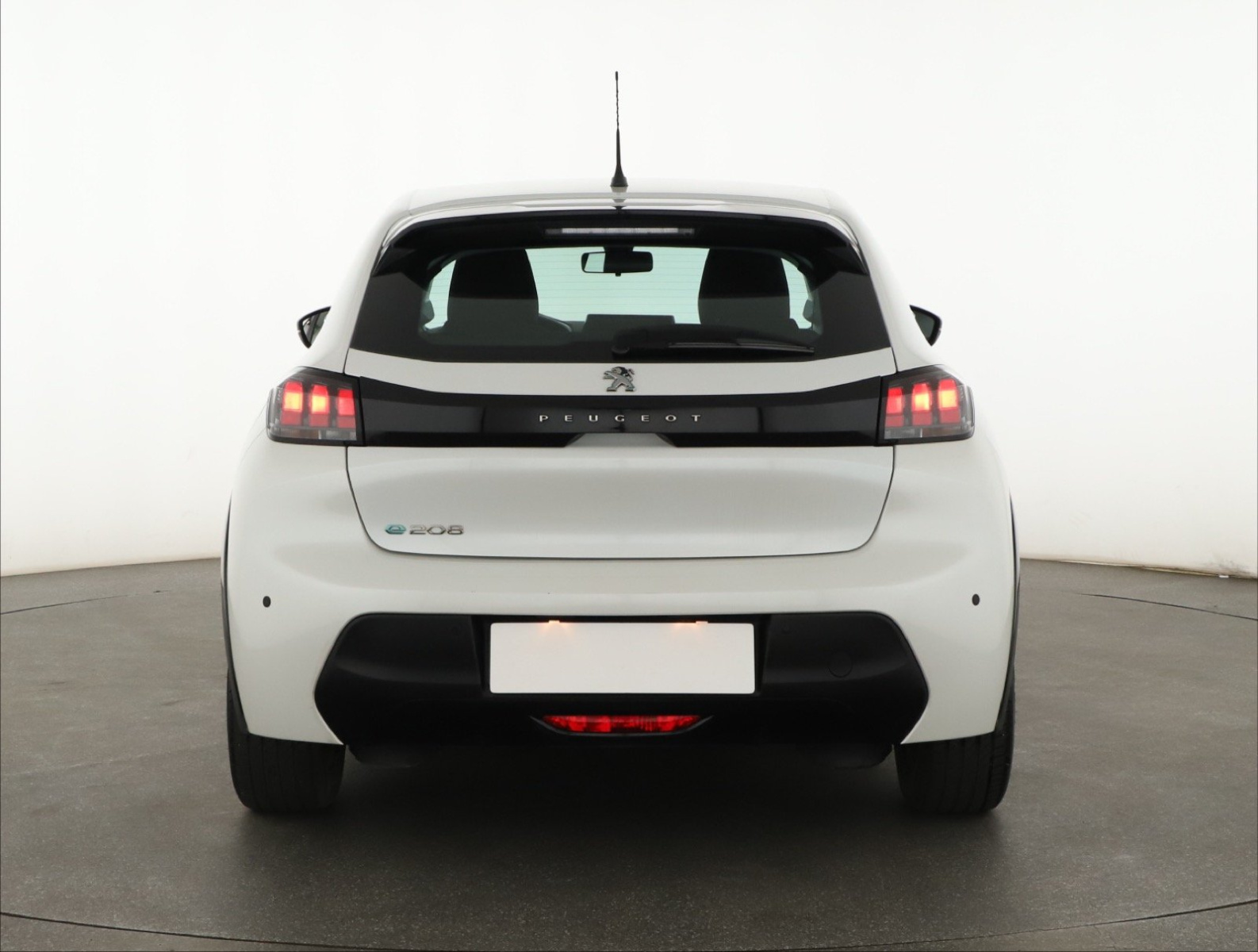 Peugeot e-208 50 kWh, 2020 6