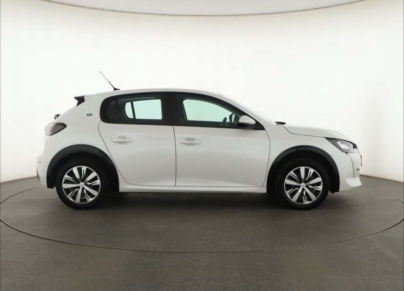 Peugeot e-208, 2020