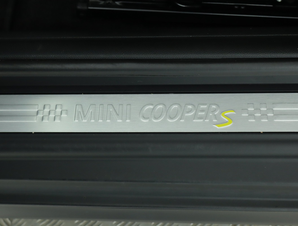 MINI 3-door