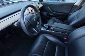 Tesla Model 3 - 2019