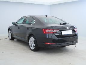 Škoda Superb - 2016