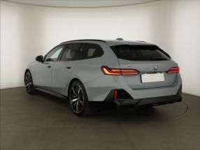 BMW 5 - 2025