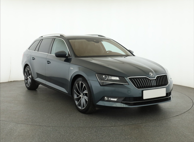 Škoda Superb 2016