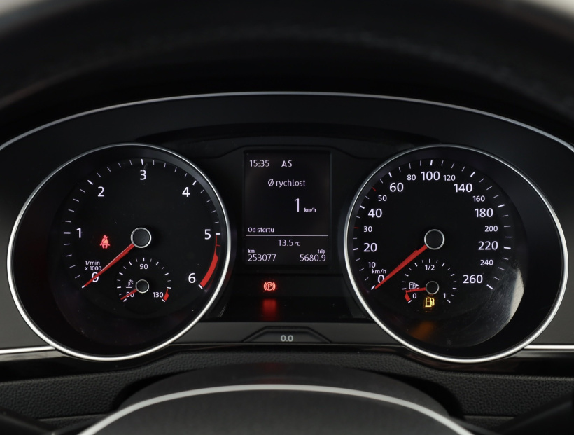 Volkswagen Passat, 2015