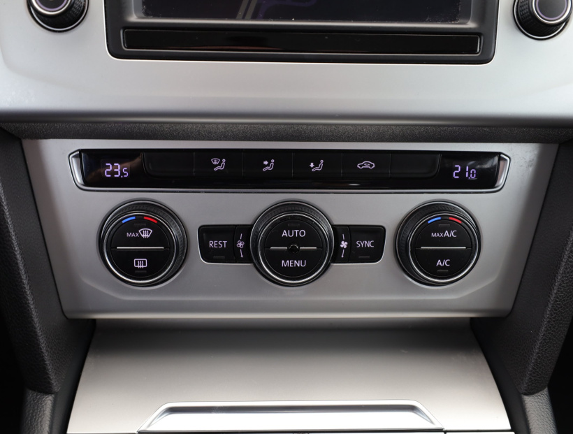 Volkswagen Passat, 2015