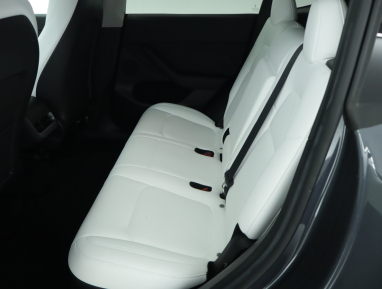 Tesla Model Y - 2023