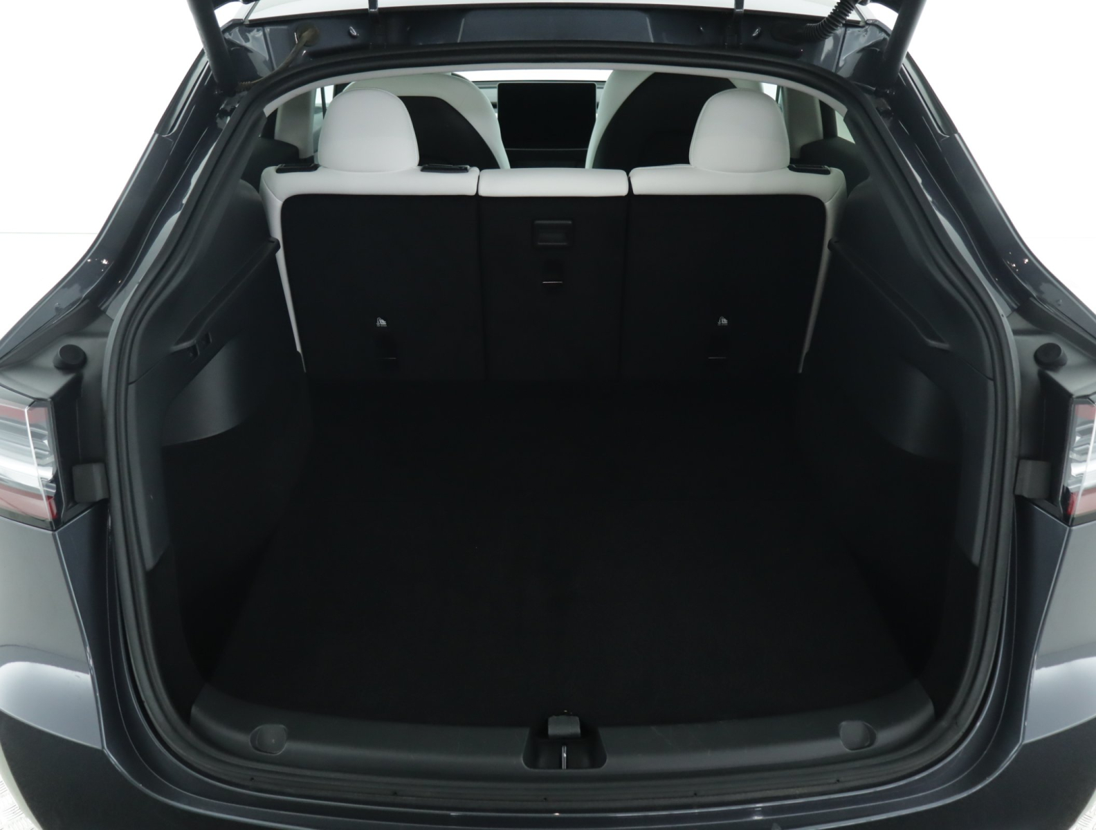 Tesla Model Y - 2023