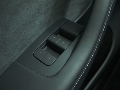 Tesla Model Y - 2023