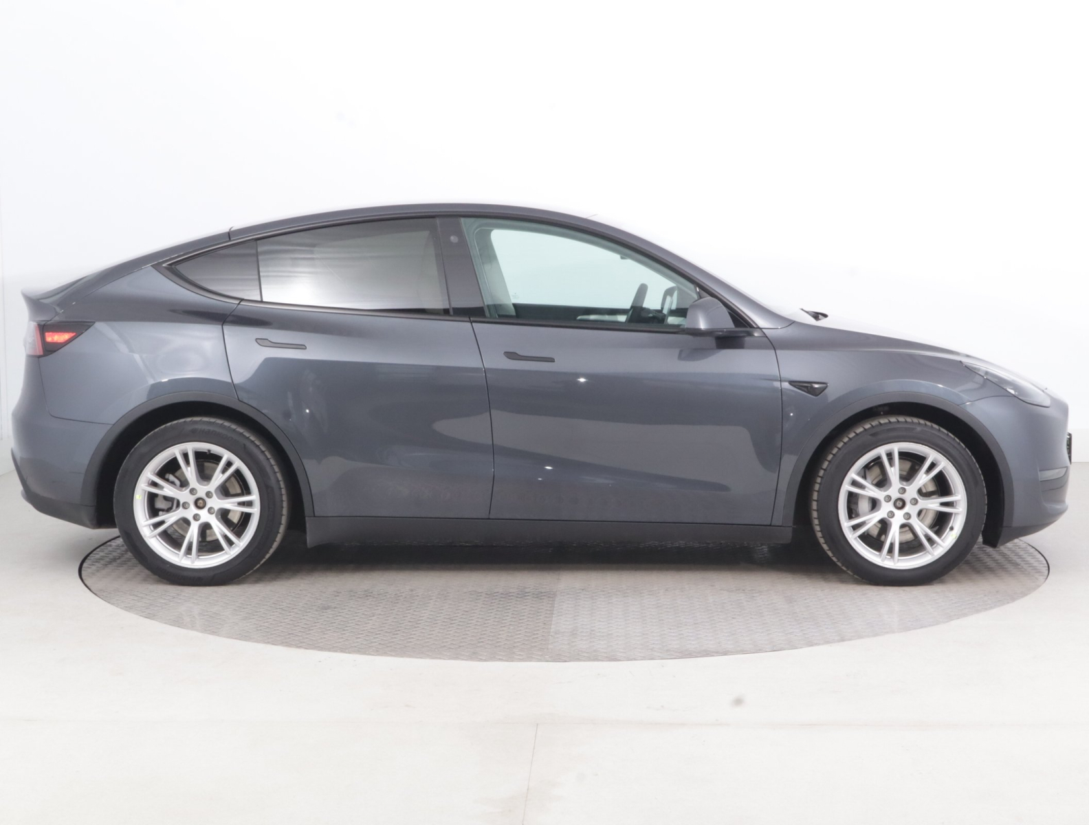 Tesla Model Y - 2023