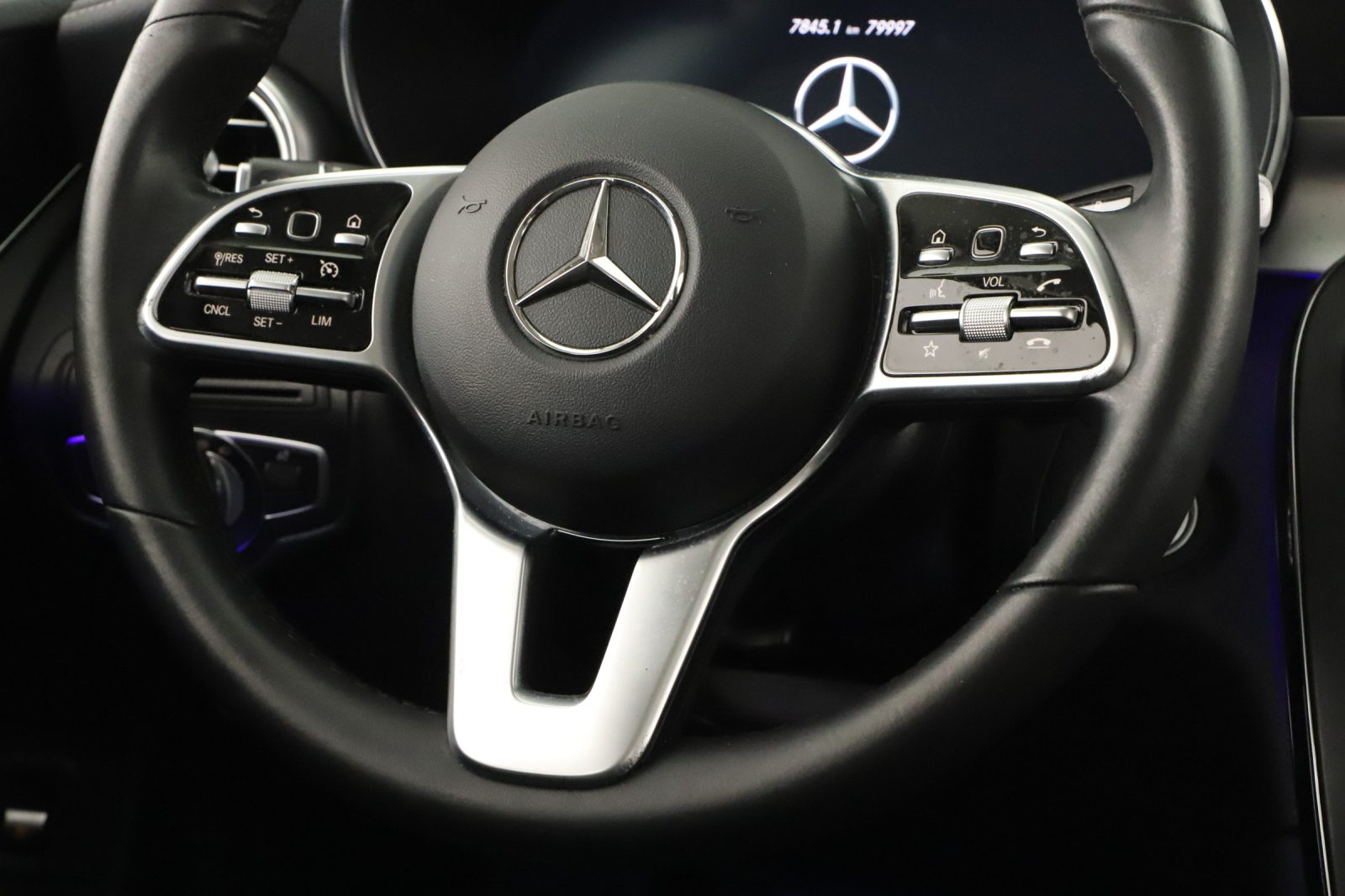 Mercedes-Benz GLC - 2020