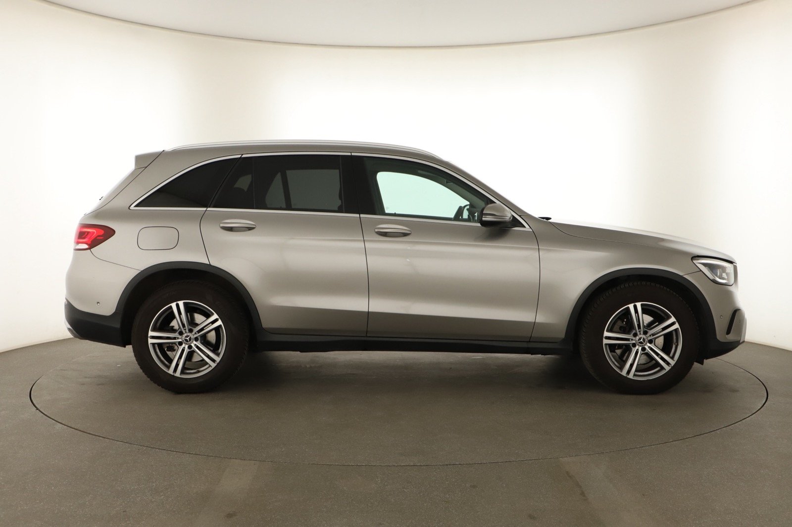 Mercedes-Benz GLC - 2020