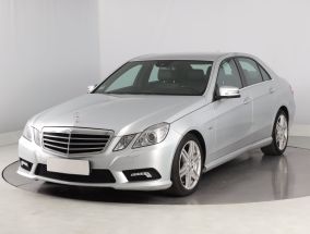 Mercedes-Benz E - 2010