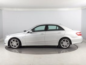 Mercedes-Benz E - 2010