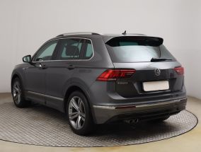Volkswagen Tiguan - 2020