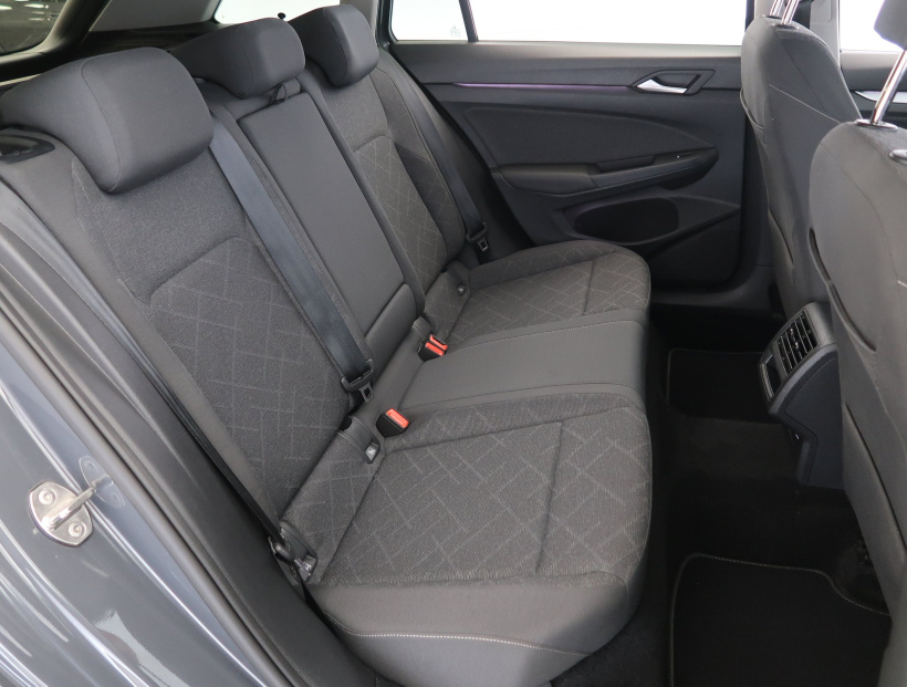 Volkswagen Golf, 2023