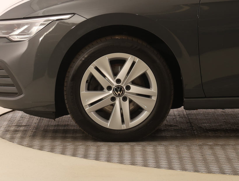 Volkswagen Golf, 2023