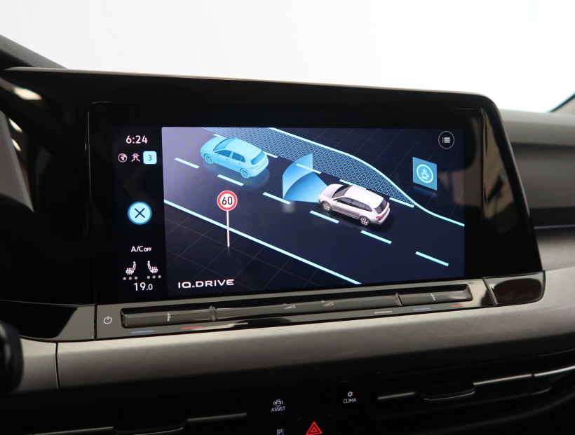 Volkswagen Golf, 2023