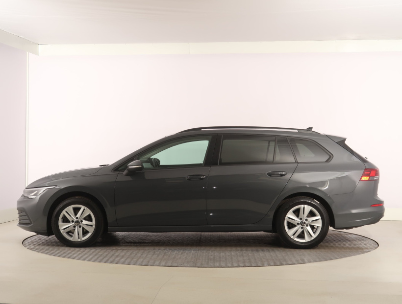 Volkswagen Golf, 2023