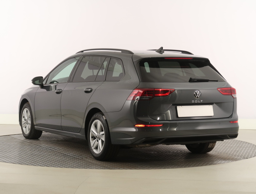 Volkswagen Golf, 2023