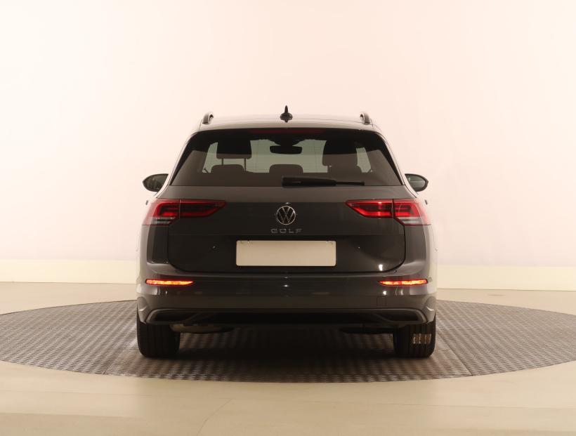 Volkswagen Golf, 2023