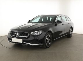 Mercedes-Benz E - 2022