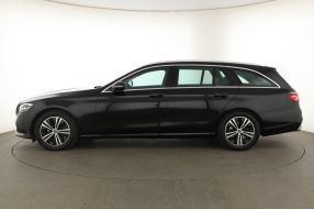 Mercedes-Benz E - 2022