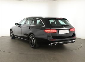 Mercedes-Benz E - 2022