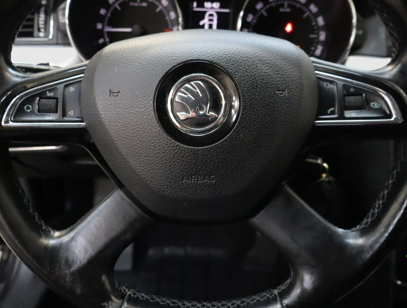 Škoda Superb, 2015