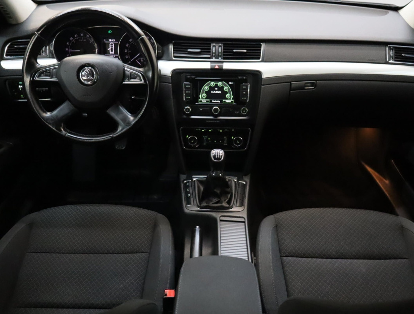 Škoda Superb, 2015