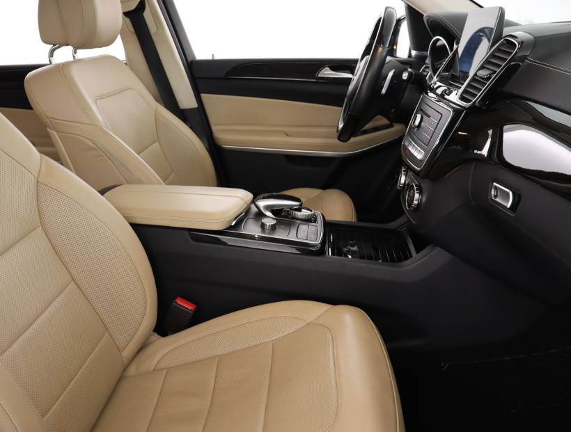 Mercedes-Benz GLS, 2016