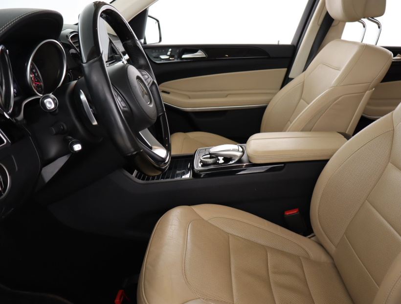 Mercedes-Benz GLS, 2016
