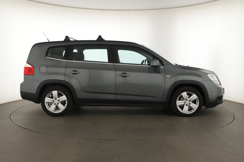Chevrolet Orlando, 2011