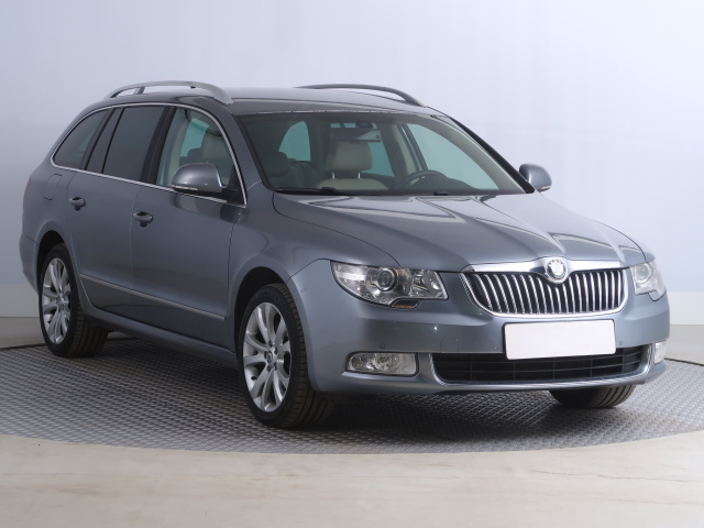 Škoda Superb 2011