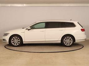 Volkswagen Passat - 2016