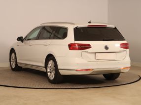 Volkswagen Passat - 2016