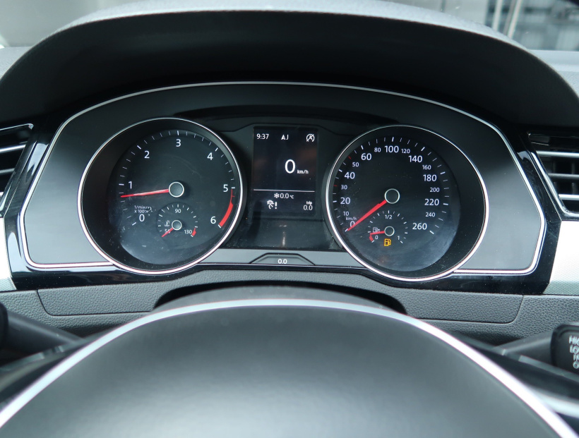 Volkswagen Passat, 2016