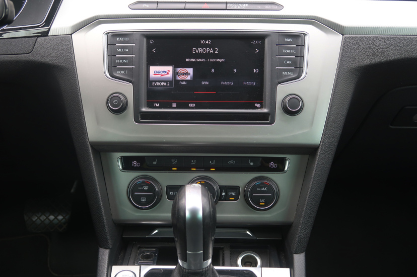Volkswagen Passat, 2016