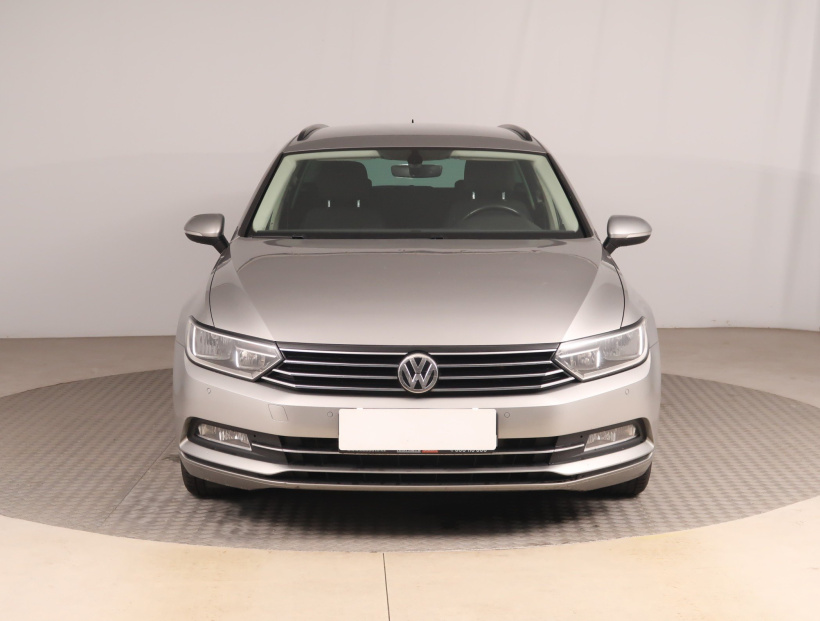 Volkswagen Passat, 2016