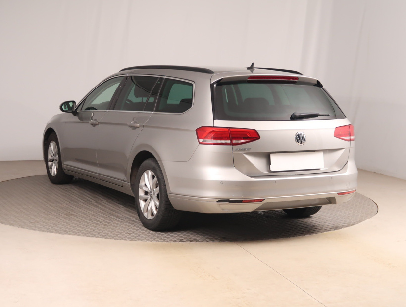 Volkswagen Passat, 2016