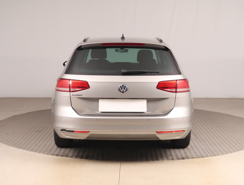 Volkswagen Passat, 2016