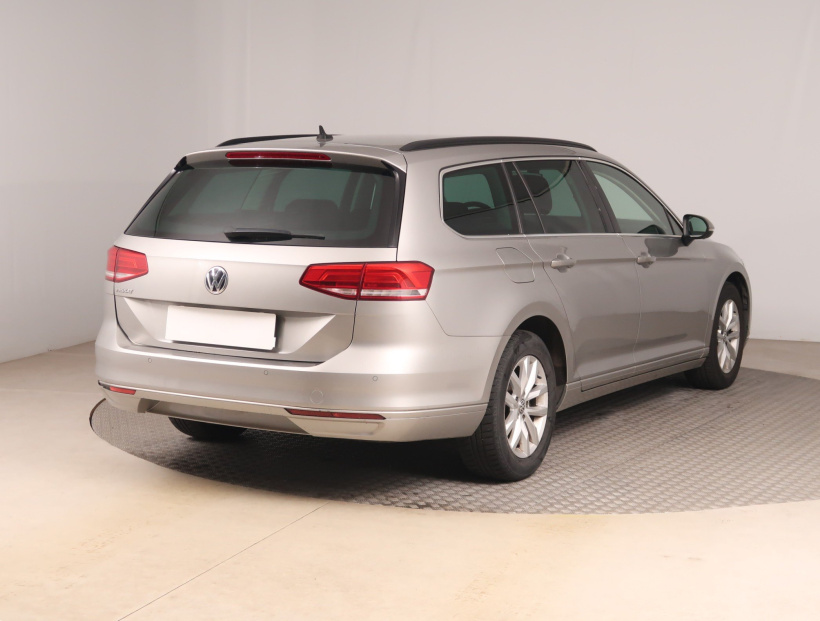 Volkswagen Passat, 2016