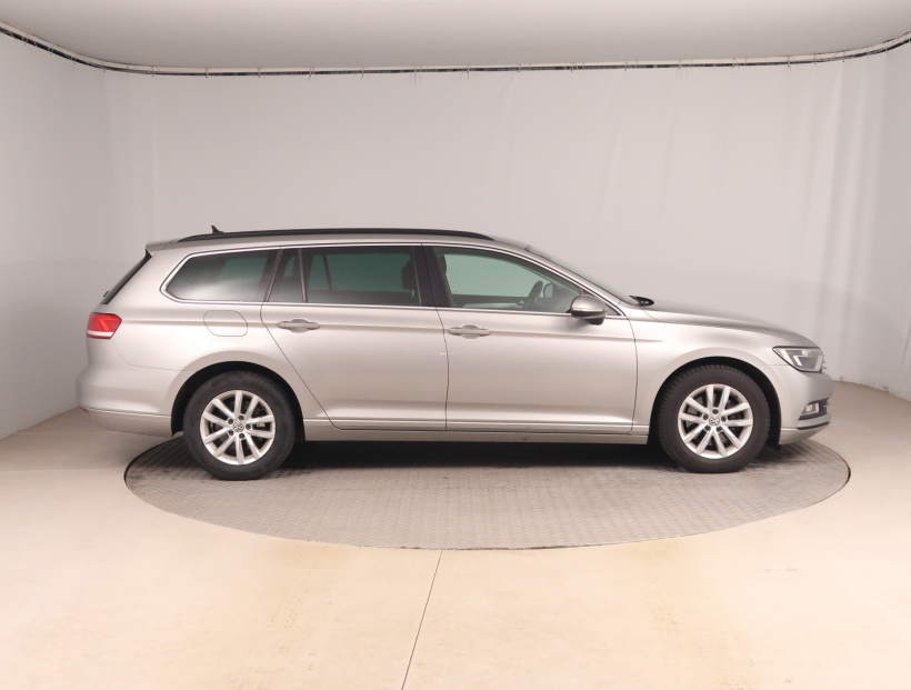 Volkswagen Passat, 2016