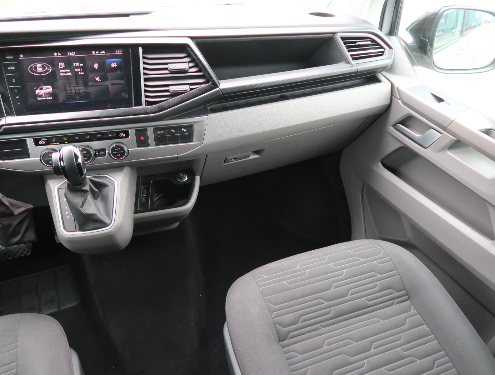 Volkswagen Caravelle - 2021