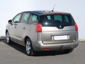 Peugeot 5008 - 2015