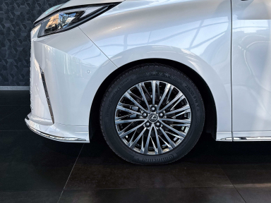 Lexus LM - 2023
