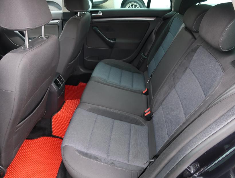 Volkswagen Golf, 2011