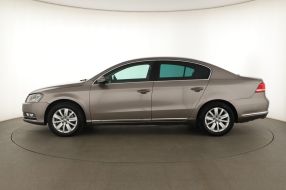 Volkswagen Passat - 2011