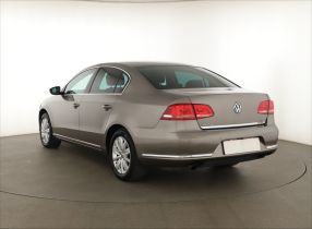 Volkswagen Passat - 2011