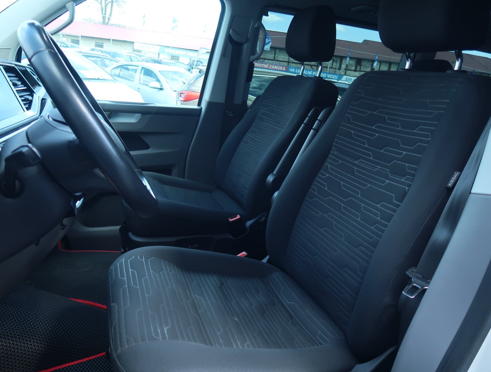 Volkswagen Caravelle - 2023