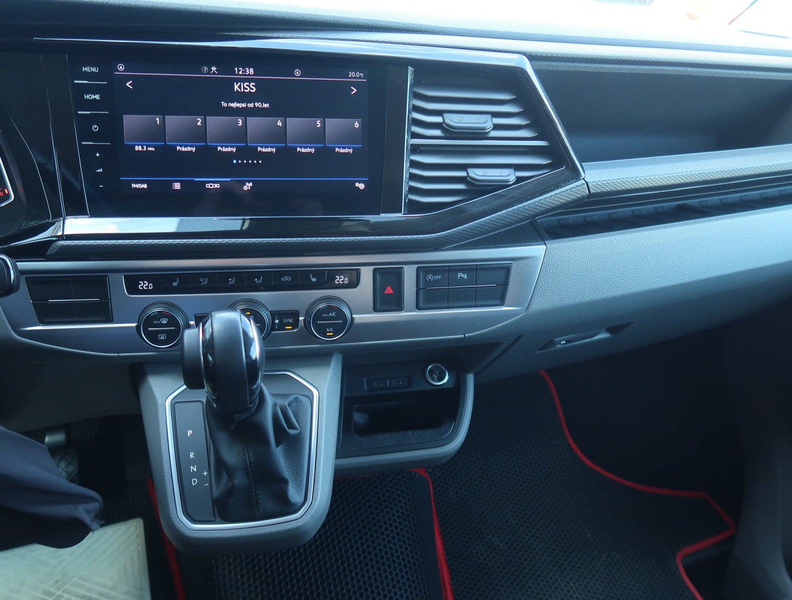 Volkswagen Caravelle - 2023